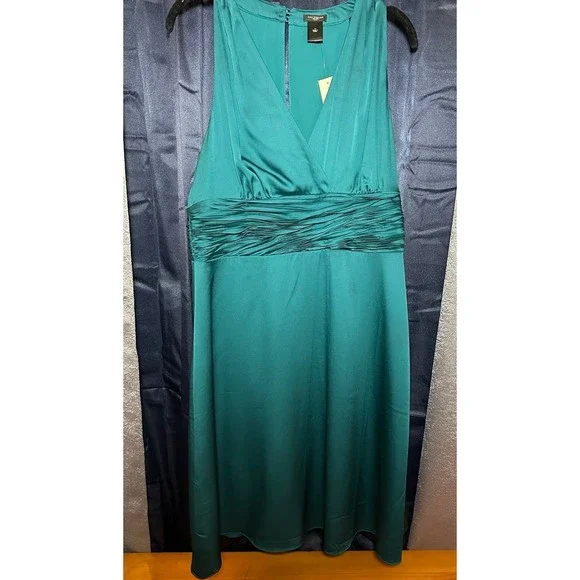 Ann Taylor Green Dress - NWT Ann Taylor Green Dress - NWT